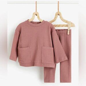 H&M Girls 2-piece Ribbed Organic Cotton Jersey Set, Dusty Rose Size 3-4T